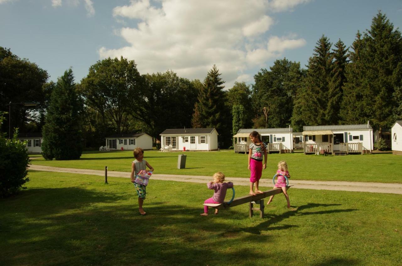 Recreatiecentrum Heumens Bos Exterior foto